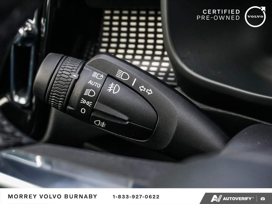 2025 Volvo XC40 Plus | Climate Package | Dark Theme-19