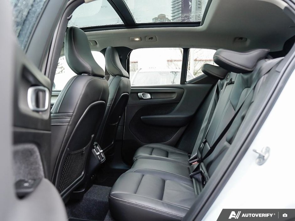 2025 Volvo XC40 Core - Climate Package | Panoramic Roof-23