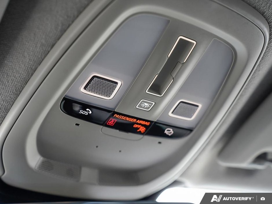 2025 Volvo XC40 Core - Climate Package | Panoramic Roof-21