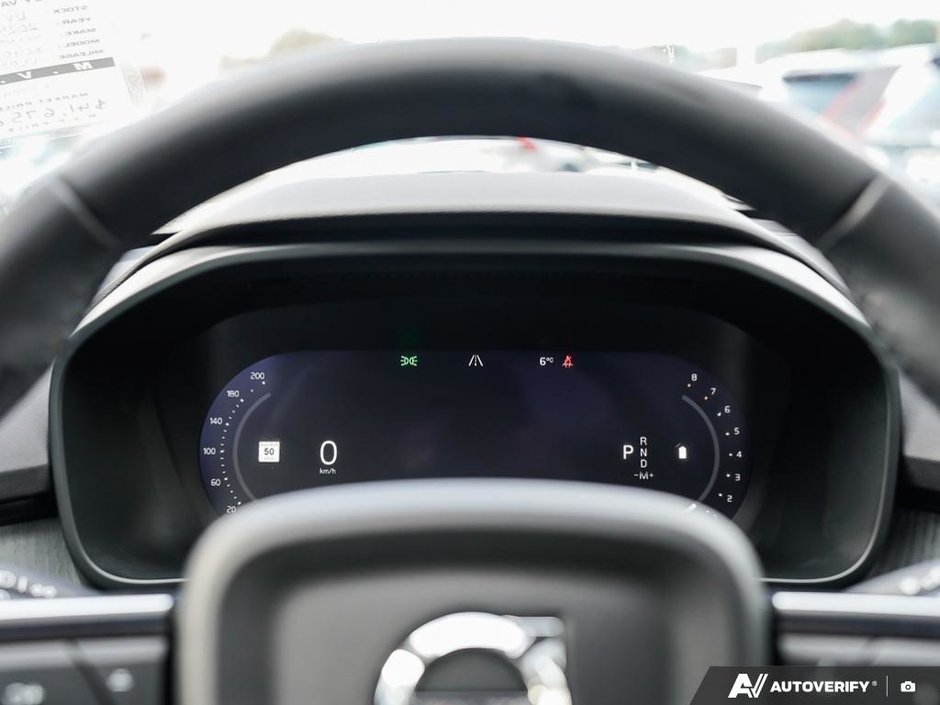 2025 Volvo XC40 Core - Climate Package | Panoramic Roof-14