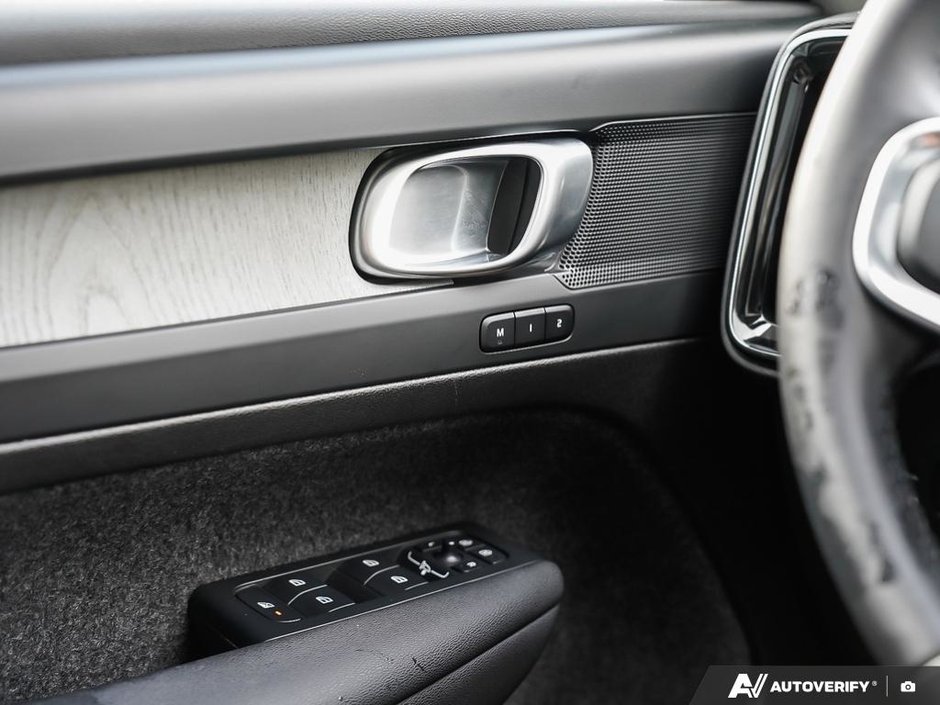 2025 Volvo XC40 Core - Climate Package | Panoramic Roof-16