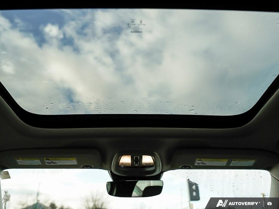 2025 Volvo XC40 Core - Climate Package | Panoramic Roof-25