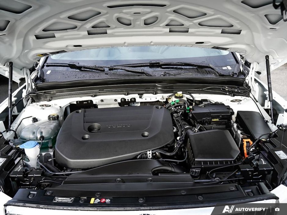 2025 Volvo XC40 Core • Climate - Low Mileage • 17,456KMs-7