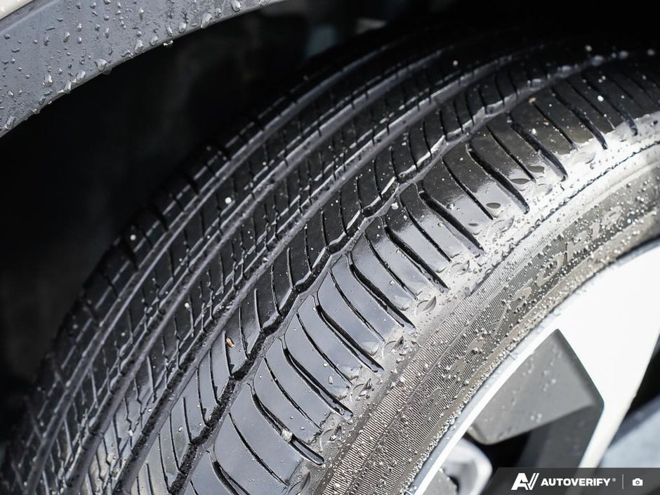 2025 Volvo XC40 Plus ~ Dark Theme | Climate Package-6