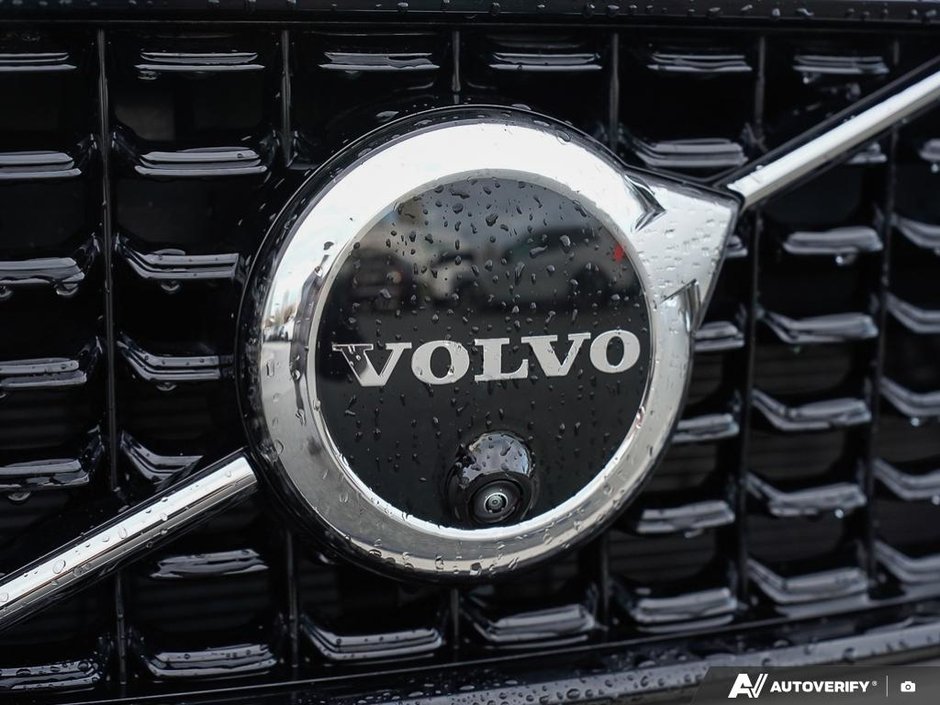 2025 Volvo XC40 Plus ~ Dark Theme | Climate Package-8