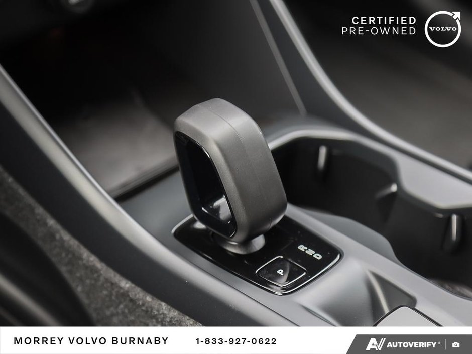 2025 Volvo XC40 Core • In Stock - AWD • Low Mileage-19