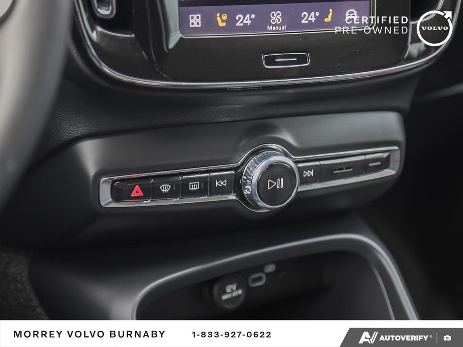 2025 Volvo XC40 Core • In Stock - AWD • Low Mileage-20