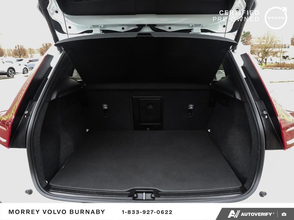 2025 Volvo XC40 Core Bright Theme-11