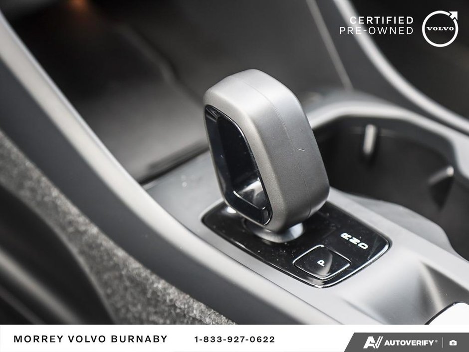 2025 Volvo XC40 Core • In Stock - AWD • BLACK on BLACK-19