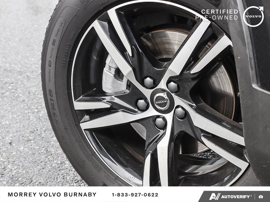 2025 Volvo XC40 Core • In Stock - AWD • BLACK on BLACK-6