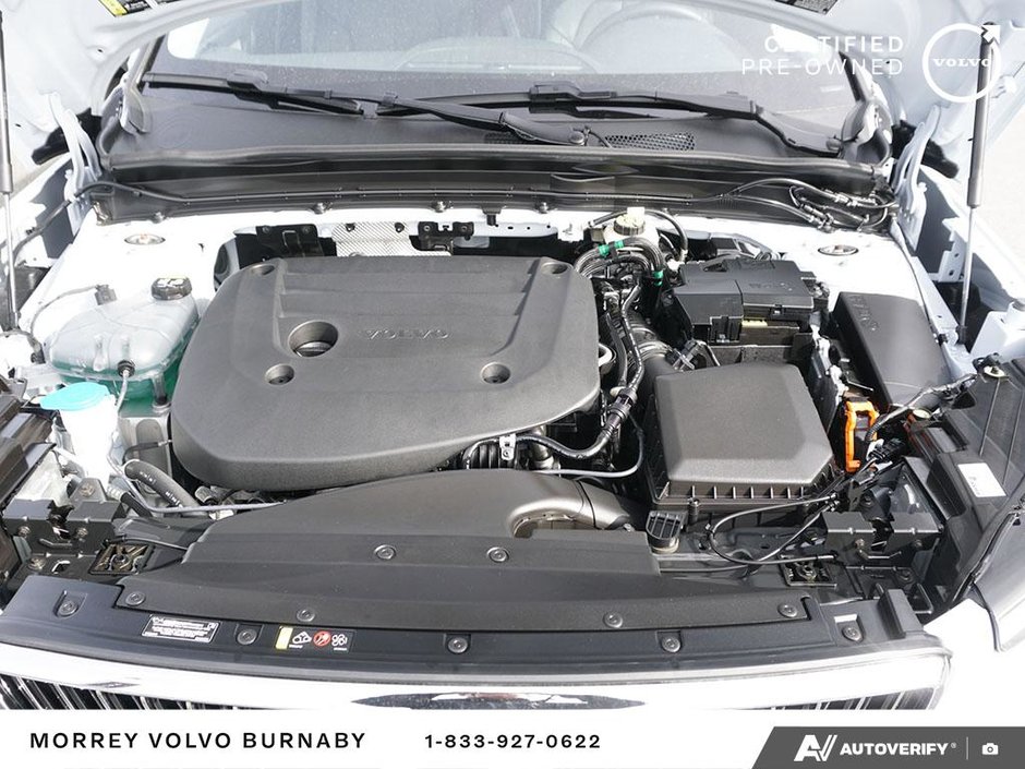 2025 Volvo XC40 Core | Local BC Vehicle – Climate Package-8