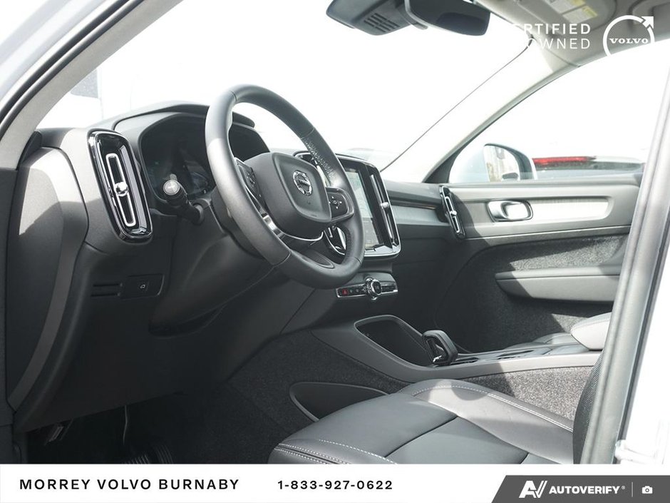2025 Volvo XC40 Core | Local BC Vehicle – Climate Package-15