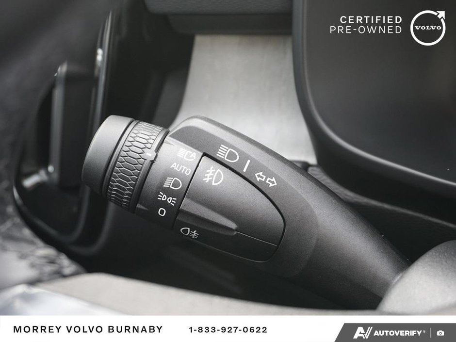 2025 Volvo XC40 Core | Local BC Vehicle – Climate Package-18