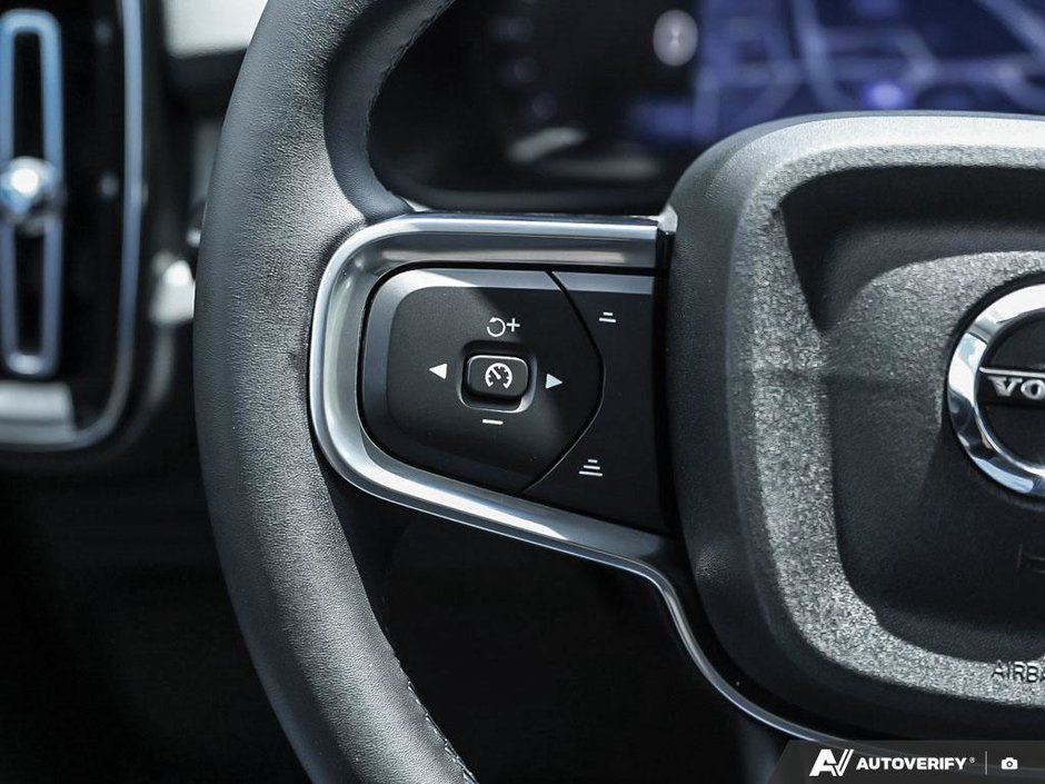 2025 Volvo XC40 Core - Low Kilometres | Climate Package-17
