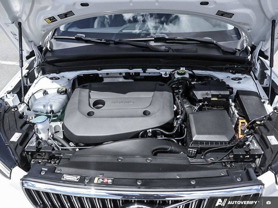 2025 Volvo XC40 Core - Low Kilometres | Climate Package-7