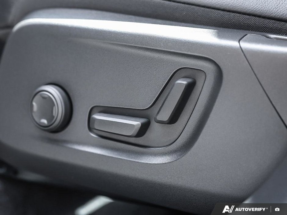 2025 Volvo XC40 Core - Low Kilometres | Climate Package-25