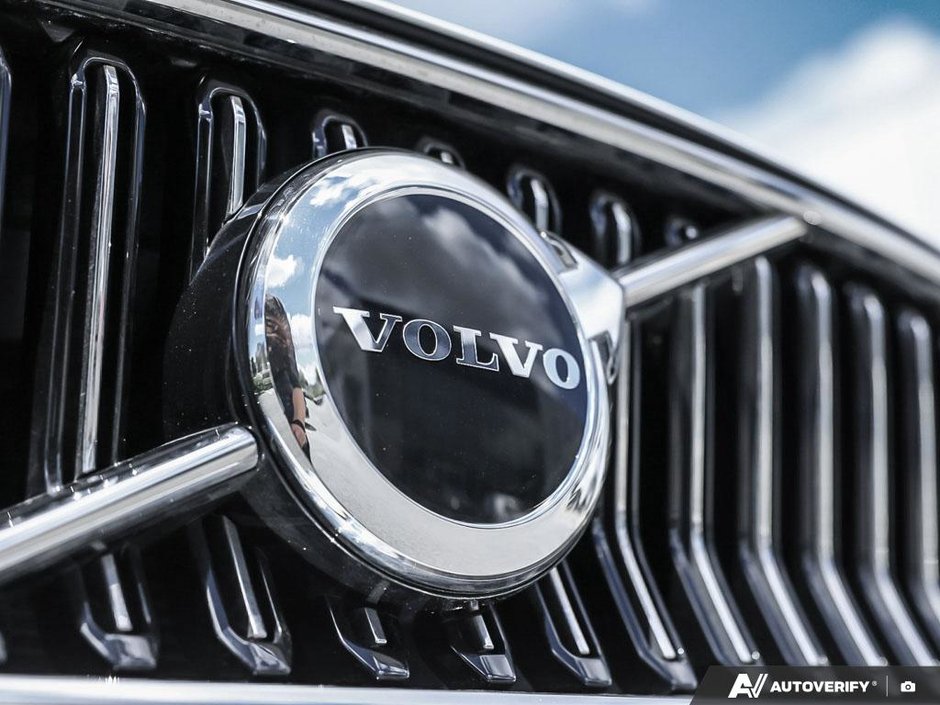 2025 Volvo XC40 Core - Low Kilometres | Climate Package-8