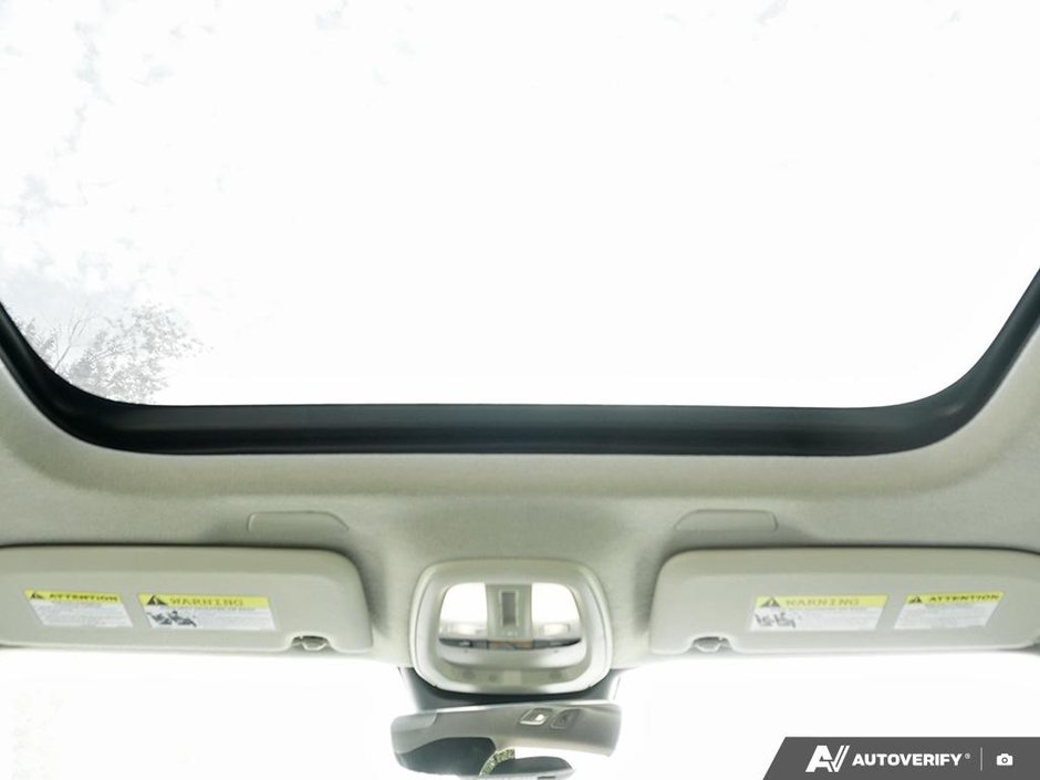 2026 Volvo XC40 Plus (Dark Theme)-14