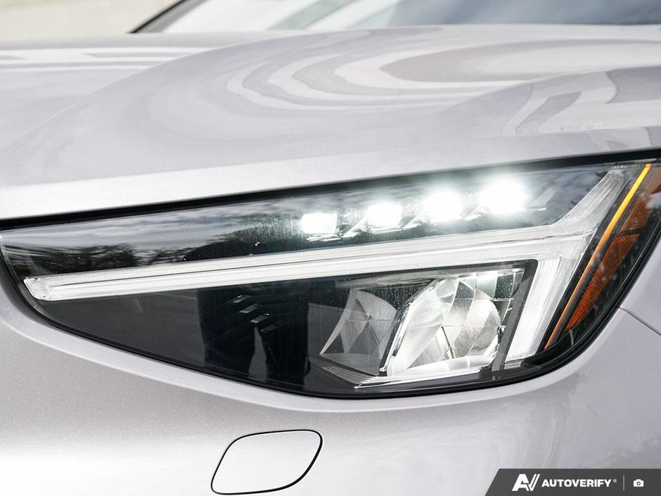 2026 Volvo XC40 Plus (Dark Theme)-9