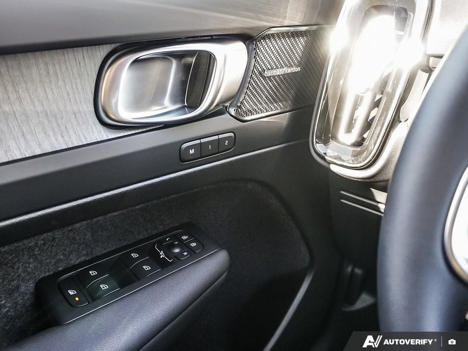 2026 Volvo XC40 Plus (Dark Theme)-20