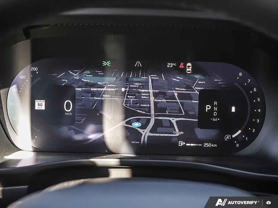 2026 Volvo XC40 Plus (Dark Theme)-17