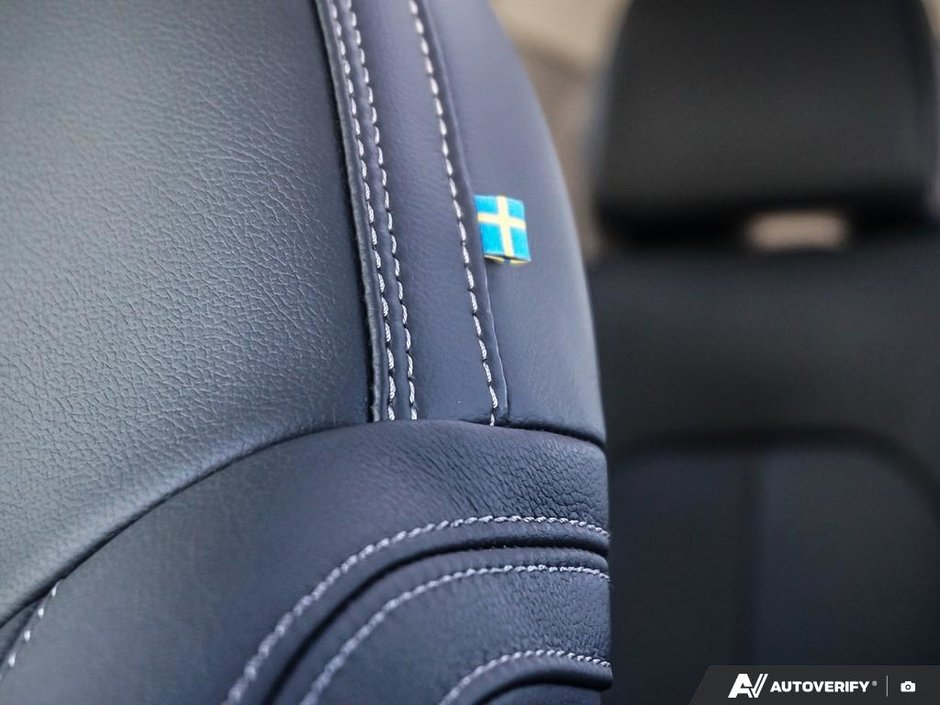 2026 Volvo XC40 Plus (Dark Theme)-25