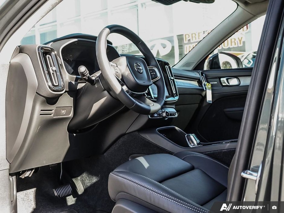 2026 Volvo XC40 Plus (Dark Theme)-15