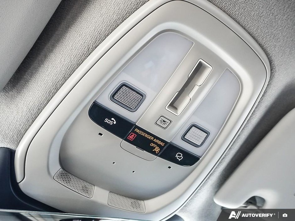 2026 Volvo XC40 Plus (Dark Theme)-24