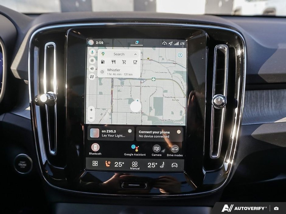 2026 Volvo XC40 Plus (Dark Theme)-23
