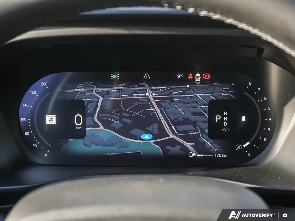 2026 Volvo XC40 Plus (Dark Theme)-17