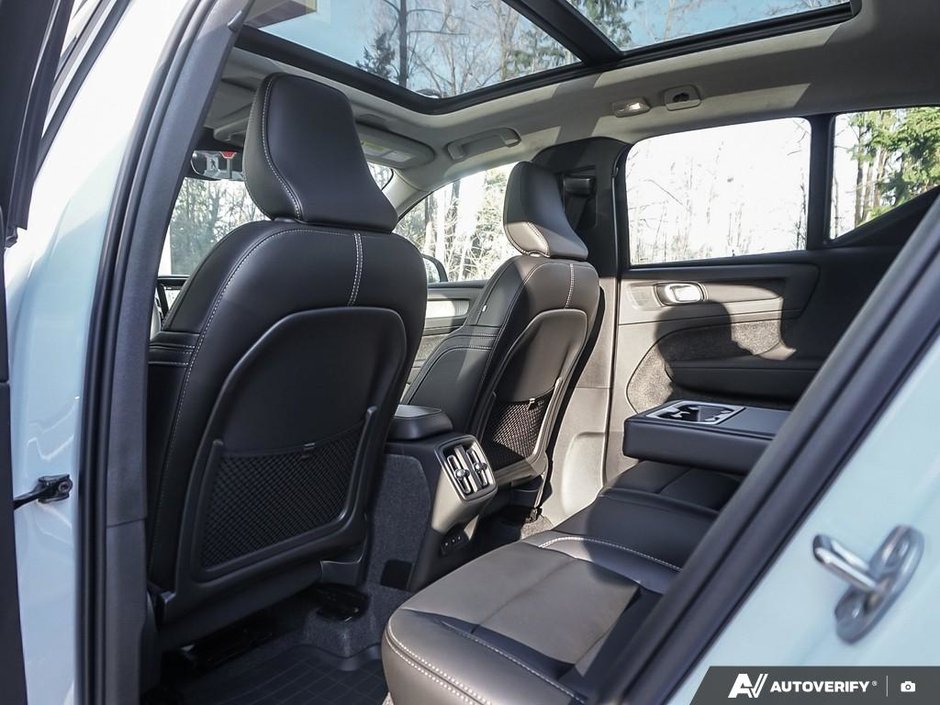 2026 Volvo XC40 Plus (Dark Theme)-12