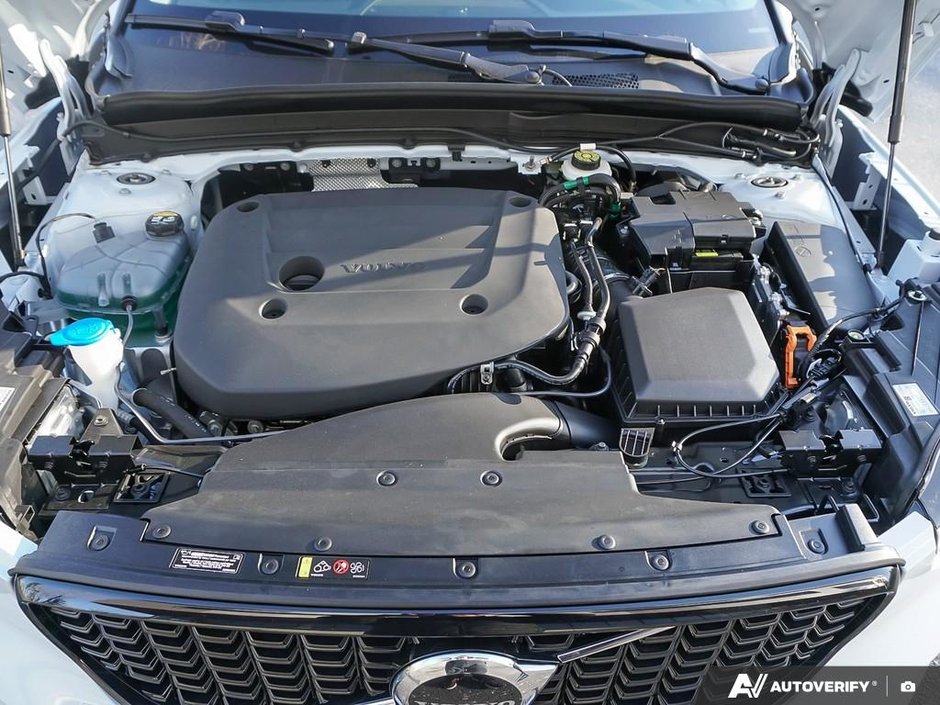 2026 Volvo XC40 Plus (Dark Theme)-7