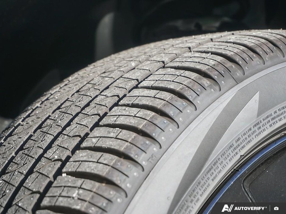 2026 Volvo XC40 Ultra Black Edition-6