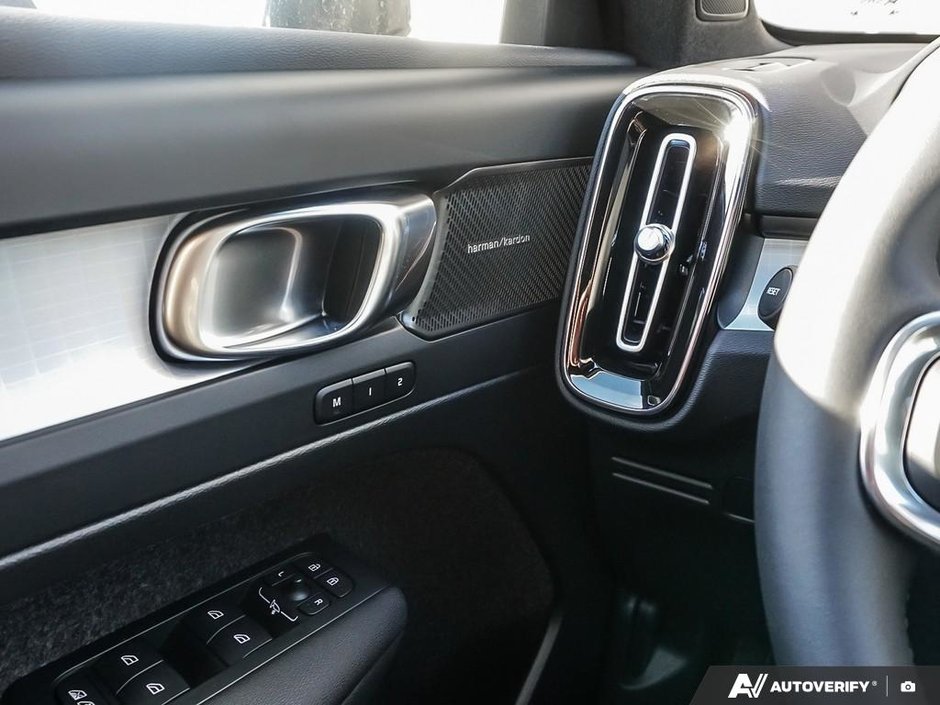 2026 Volvo XC40 Ultra Black Edition-20