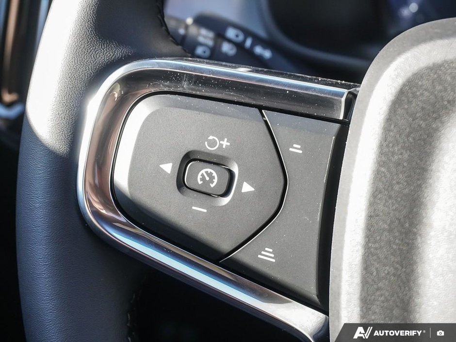 2026 Volvo XC40 Ultra Black Edition-19