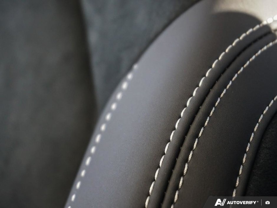 2026 Volvo XC40 Ultra Black Edition-25