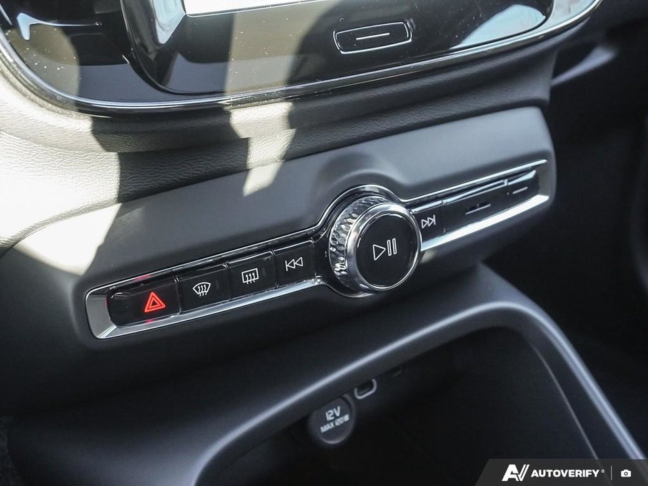 2026 Volvo XC40 Ultra Black Edition-21