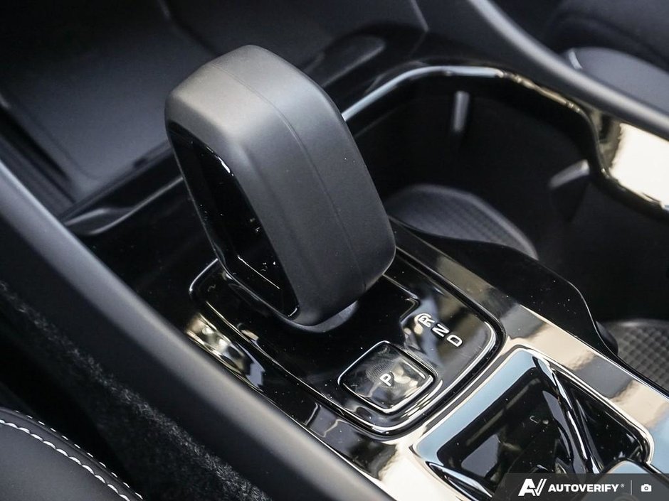 2026 Volvo XC40 Ultra Black Edition-23