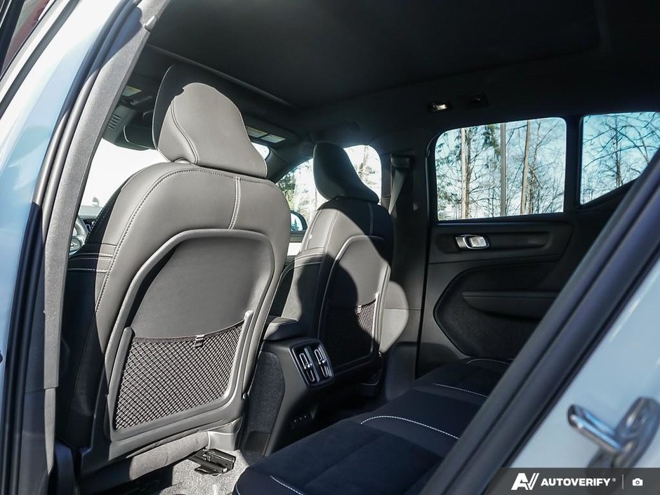 2026 Volvo XC40 Ultra Black Edition-12