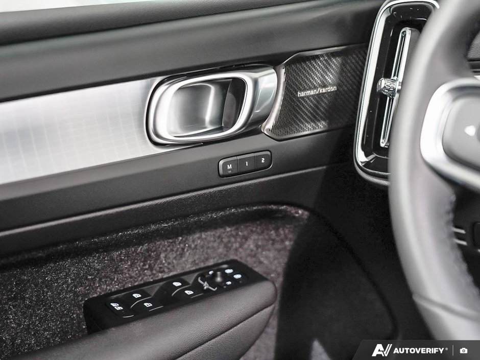 2026 Volvo XC40 Ultra Black Edition-16