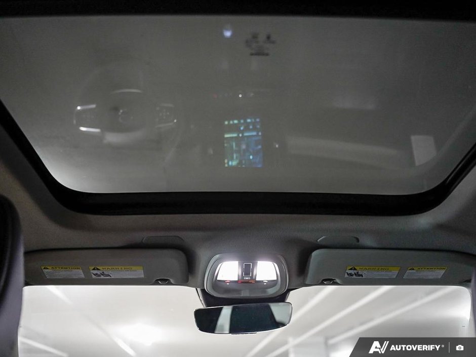 2026 Volvo XC40 Plus (Dark Theme)-25