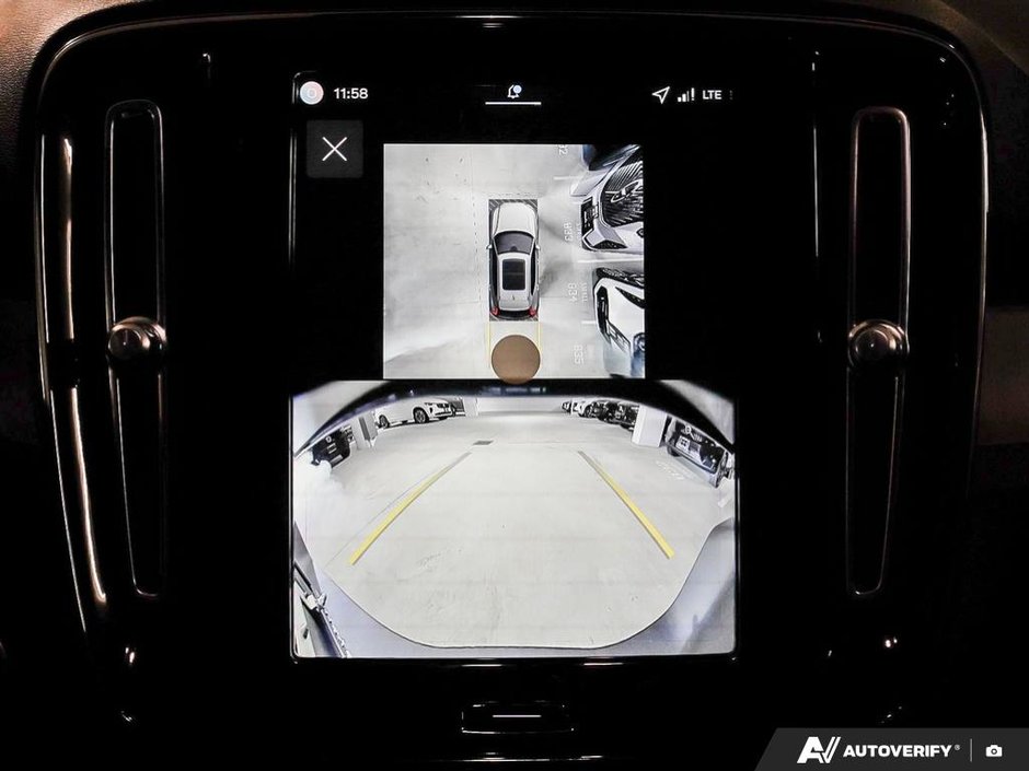 2026 Volvo XC40 Plus (Dark Theme)-26