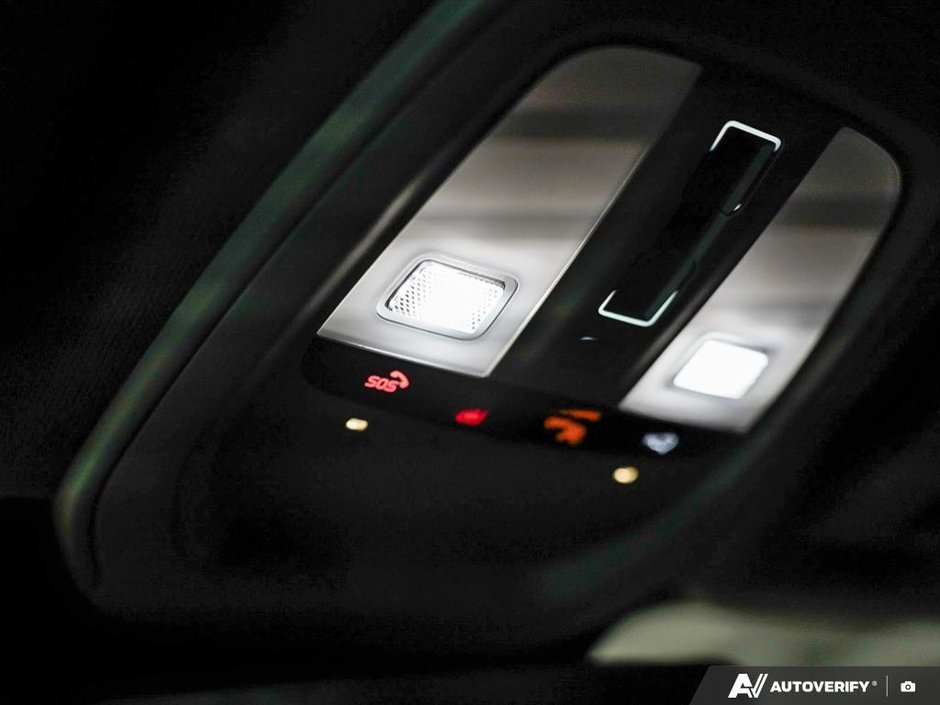 2026 Volvo XC40 Plus (Dark Theme)-21