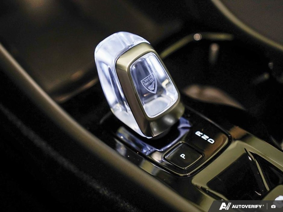 2026 Volvo XC40 Plus (Dark Theme)-18
