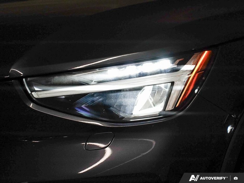 2026 Volvo XC40 Plus (Dark Theme)-9