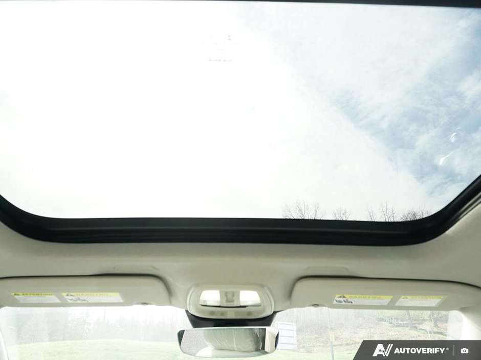 2026 Volvo XC40 Plus (Dark Theme)-14