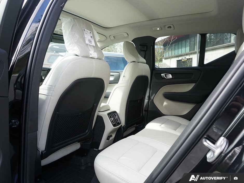 2026 Volvo XC40 Plus (Dark Theme)-12