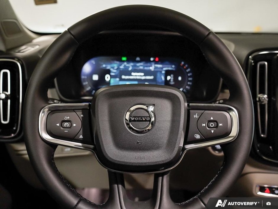 2026 Volvo XC40 Ultra (Dark Theme)-13