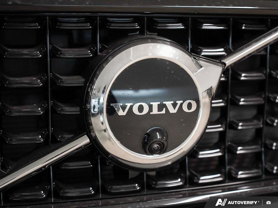 2026 Volvo XC40 Ultra (Dark Theme)-8