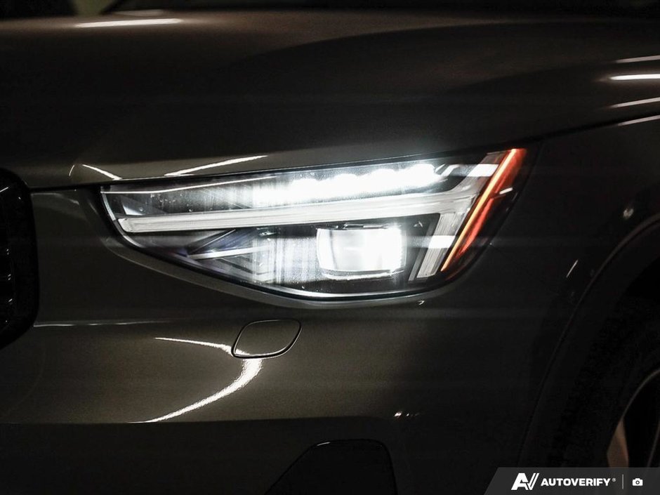 2026 Volvo XC40 Ultra (Dark Theme)-9